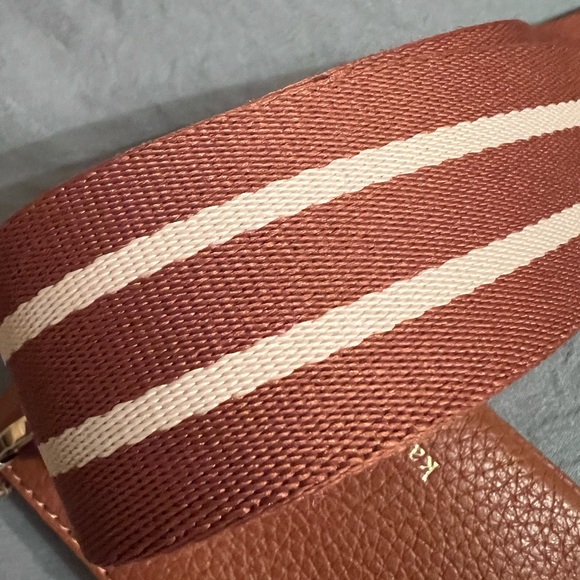 NWT Kate Spade Bucket Bag & coin purse. Brown Pebbled leather,Pristine condition - Picture 11 of 15